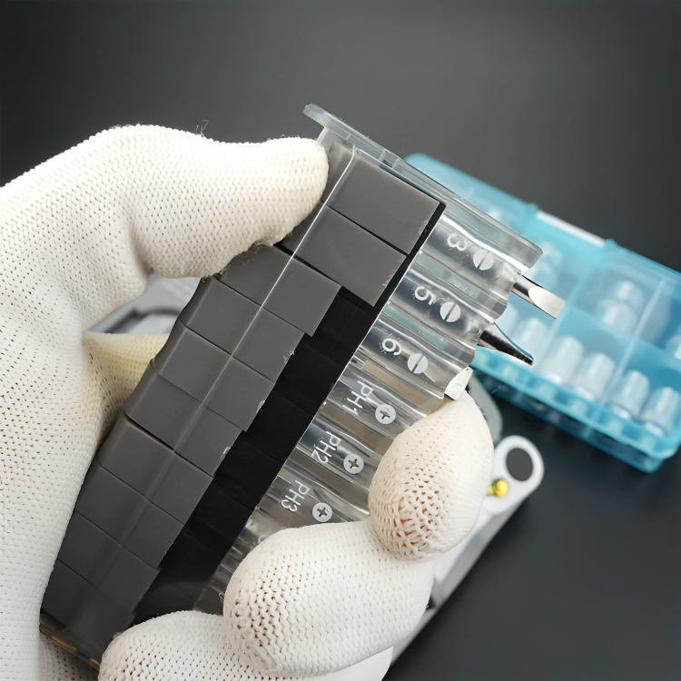 Mini multiværktøjsskrue - Kompakt, præcis og altid lige ved hånden