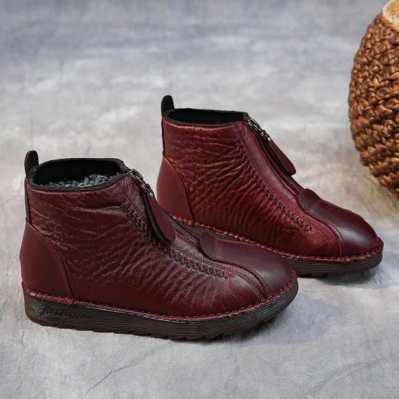 Botine antiderapante din piele ecologică: eleganță și siguranță în fiecare zi