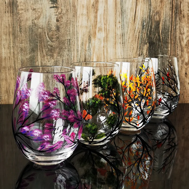 Vasos pintados a mano inspirados en las cuatro estaciones