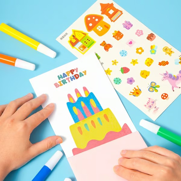Exprima-ți creativitatea cu o cutie plină de surprize